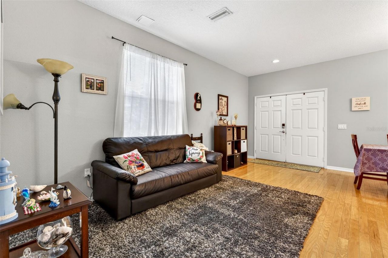 9018 N River Road, Tampa, FL 33635 Photo