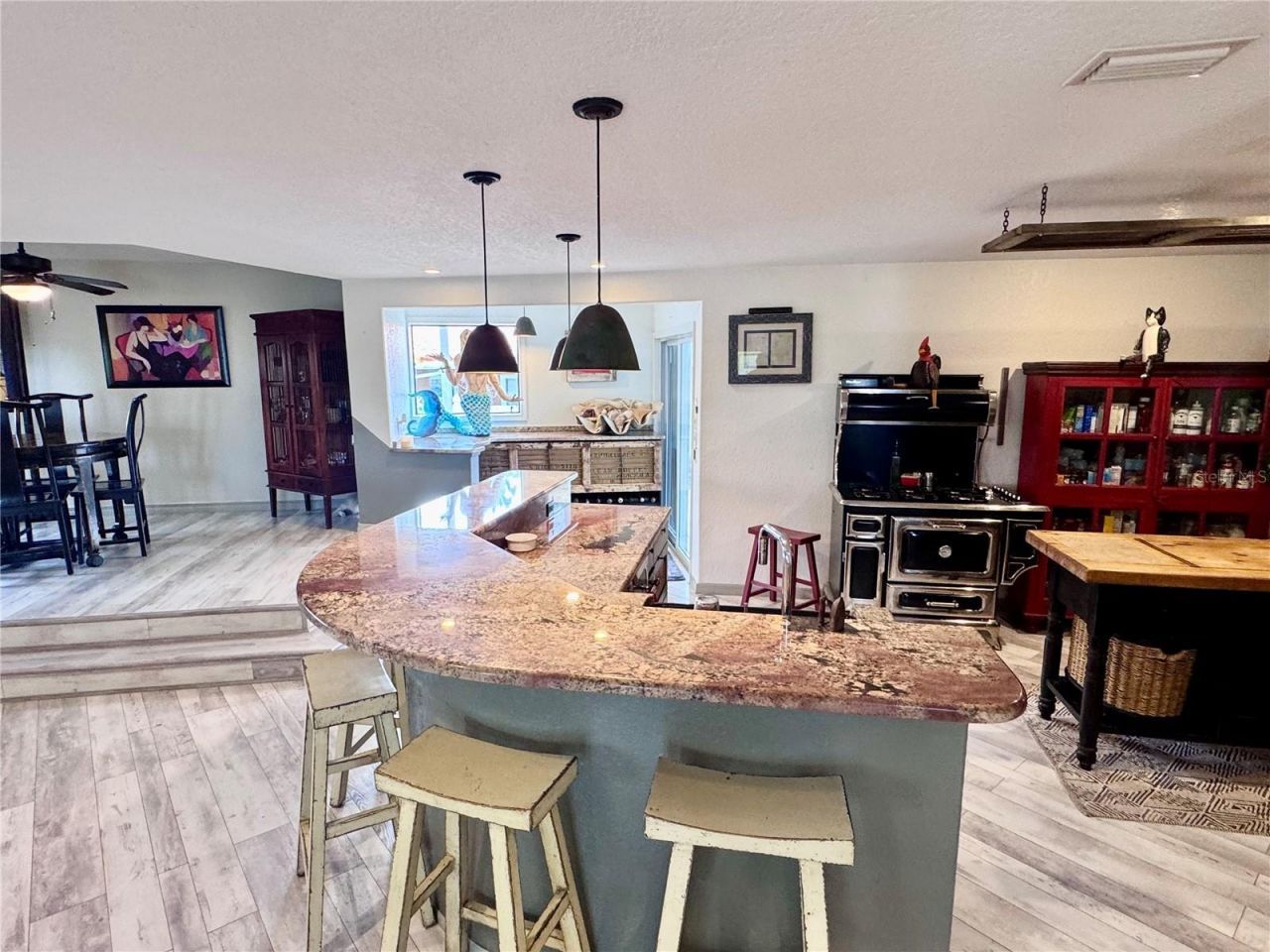 735 79th Circle S, Saint Petersburg, FL 33707 Photo