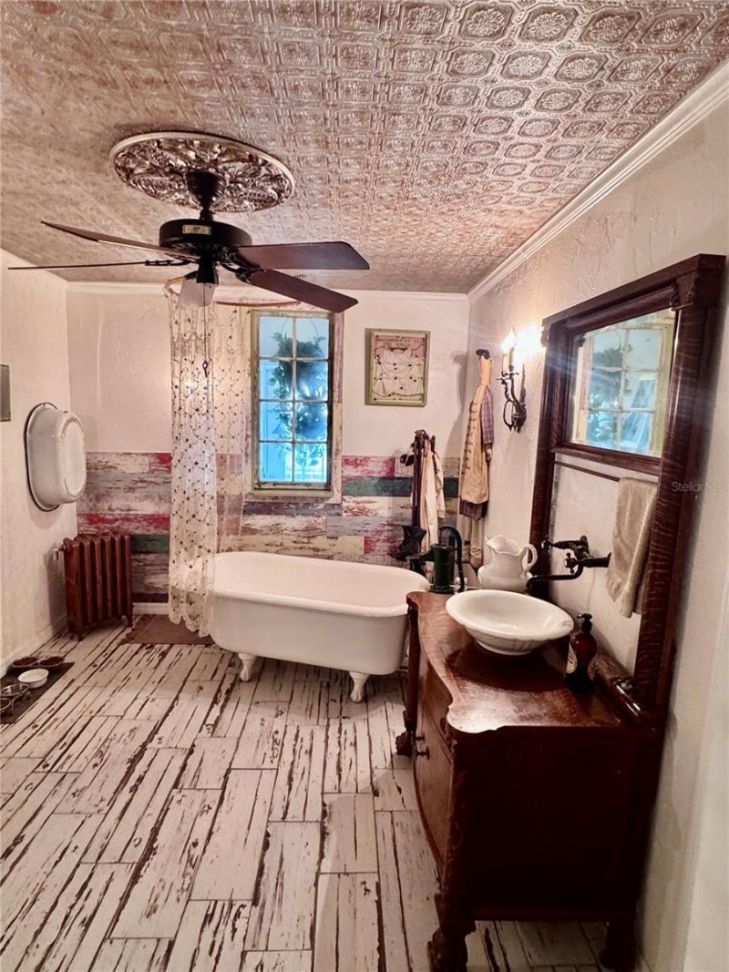 735 79th Circle S, Saint Petersburg, FL 33707 Photo