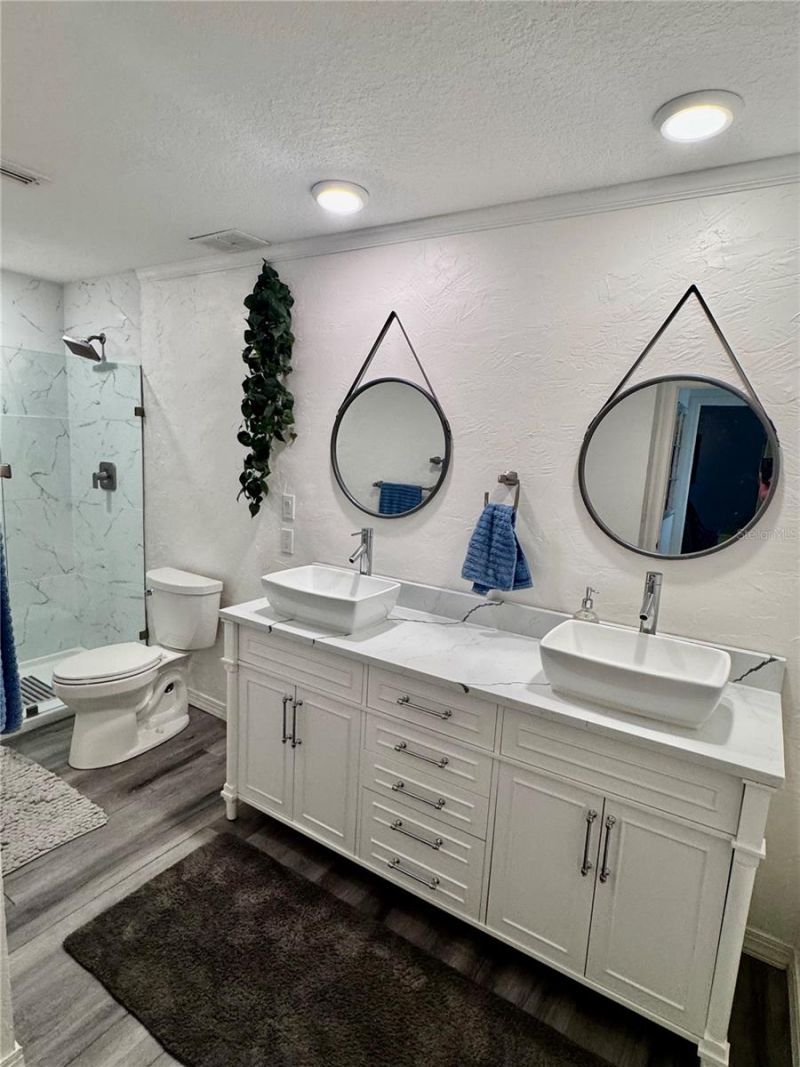 735 79th Circle S, Saint Petersburg, FL 33707 Photo