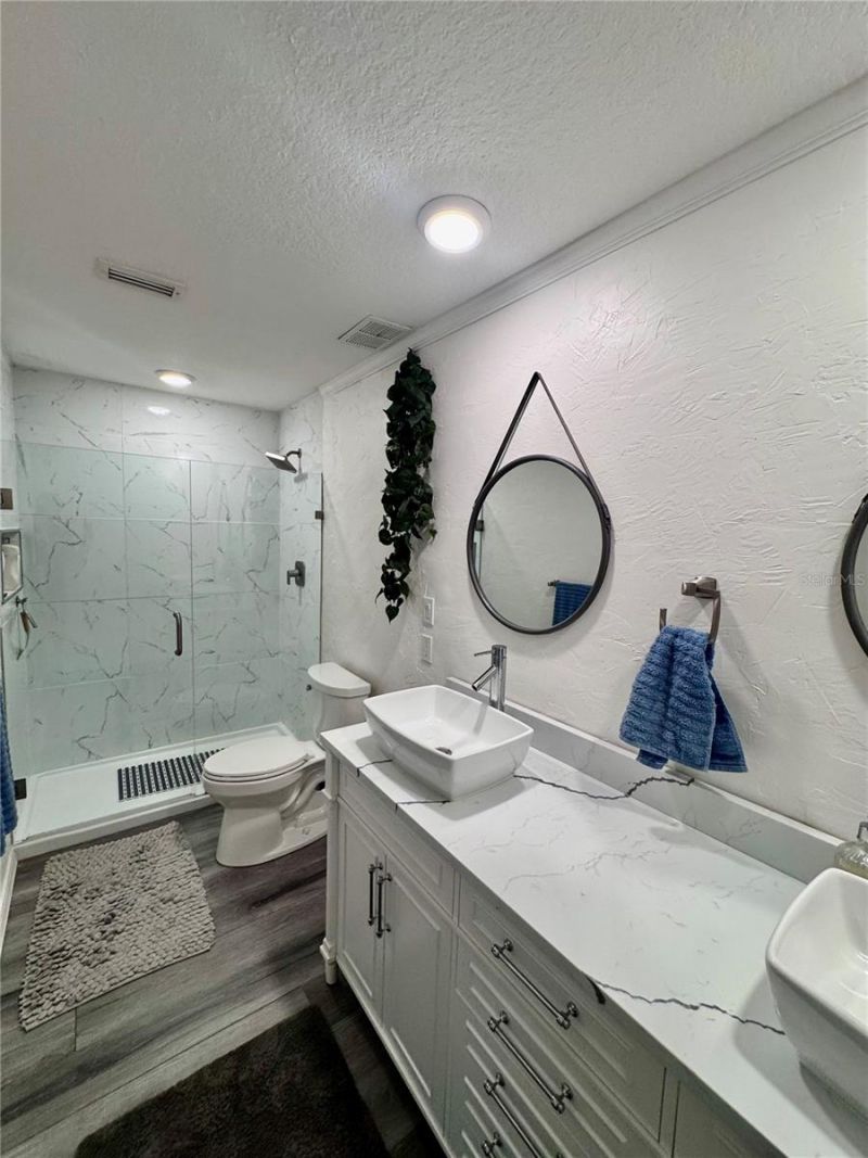 735 79th Circle S, Saint Petersburg, FL 33707 Photo
