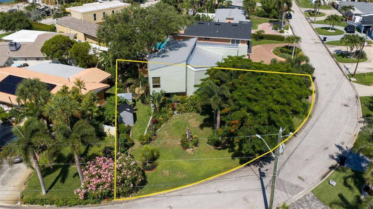 735 79th Circle S, Saint Petersburg, FL 33707 Photo