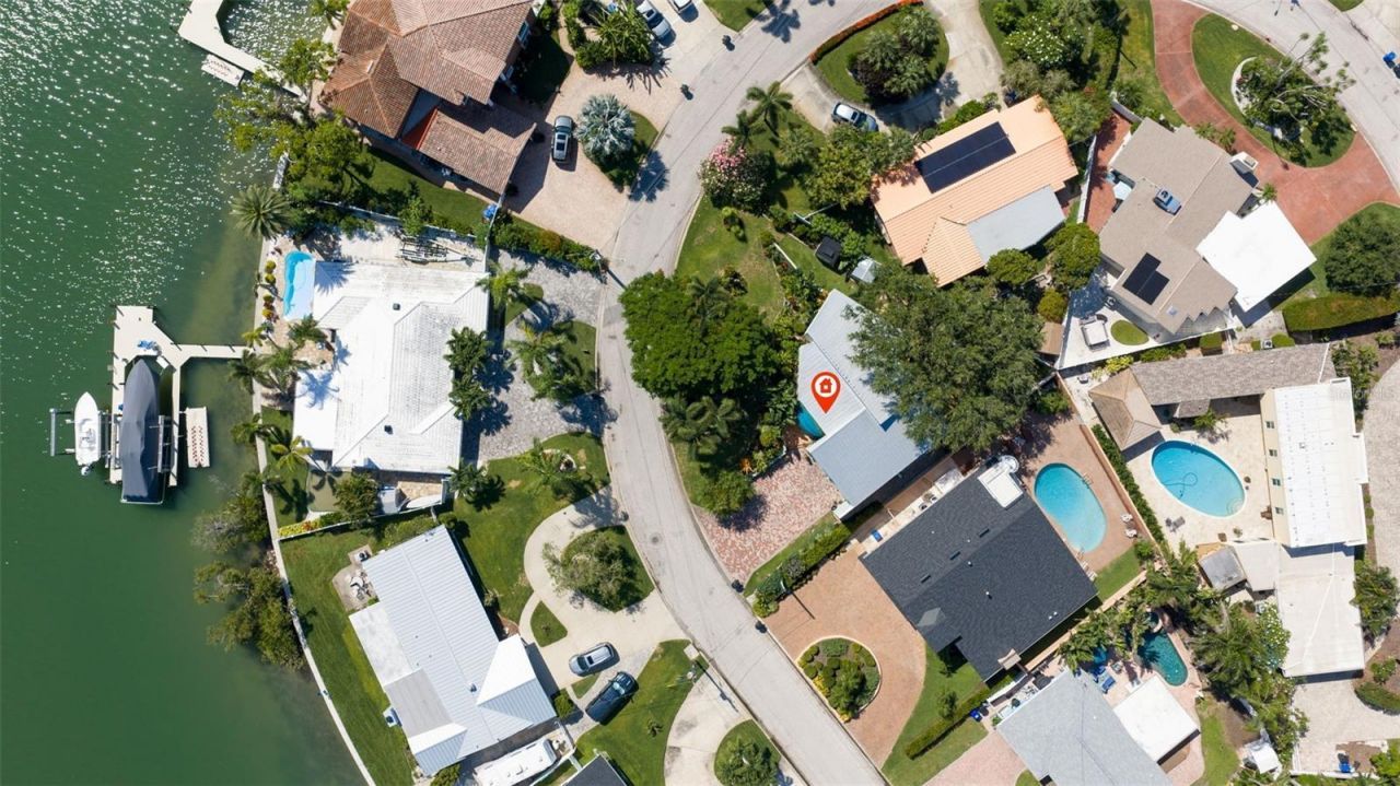 735 79th Circle S, Saint Petersburg, FL 33707 Photo