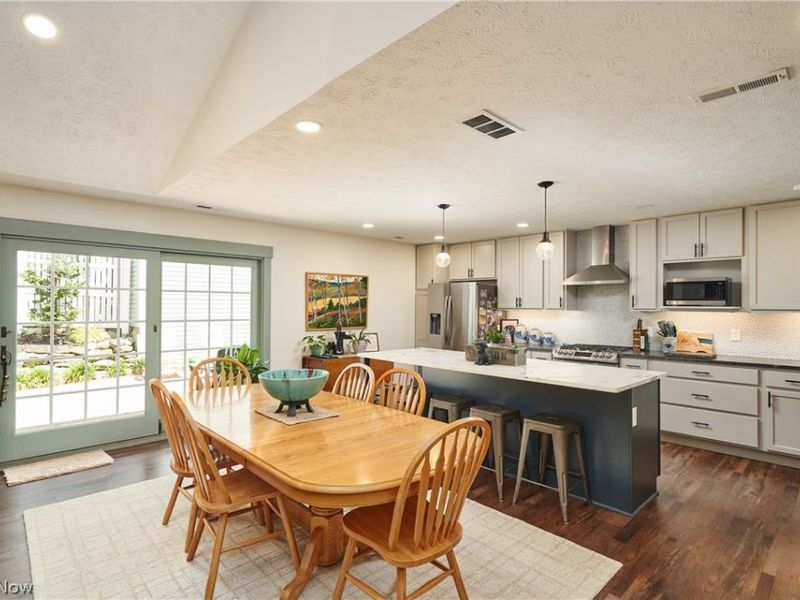 885 Kenton Court, Akron, OH 44313 Photo 7