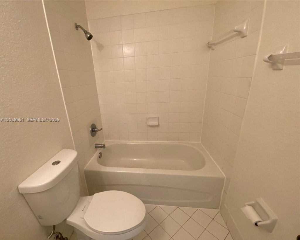930 NE 34th Ave , Unit 202, Homestead, FL 33033 Photo