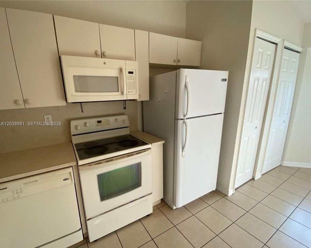 930 NE 34th Ave , Unit 202, Homestead, FL 33033 Photo