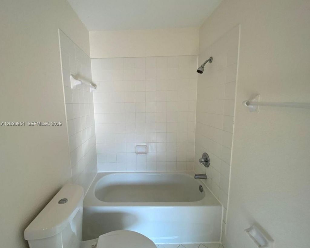 930 NE 34th Ave , Unit 202, Homestead, FL 33033 Photo