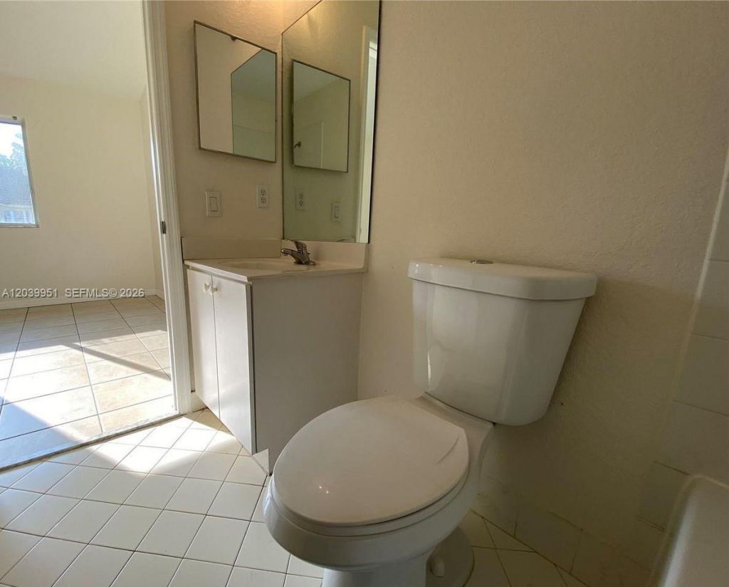 930 NE 34th Ave , Unit 202, Homestead, FL 33033 Photo