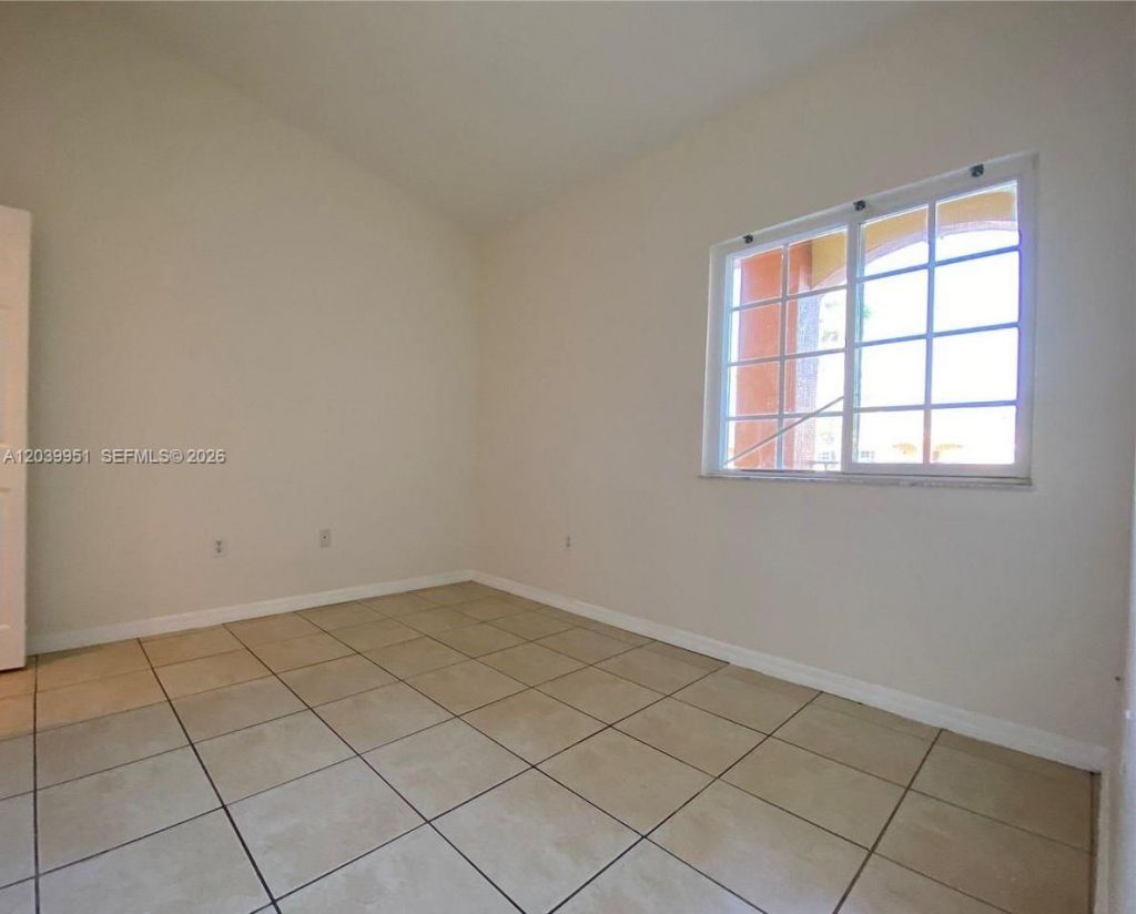 930 NE 34th Ave , Unit 202, Homestead, FL 33033 Photo