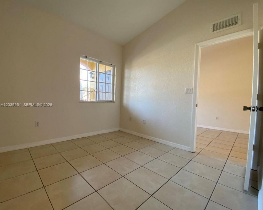 930 NE 34th Ave , Unit 202, Homestead, FL 33033 Photo