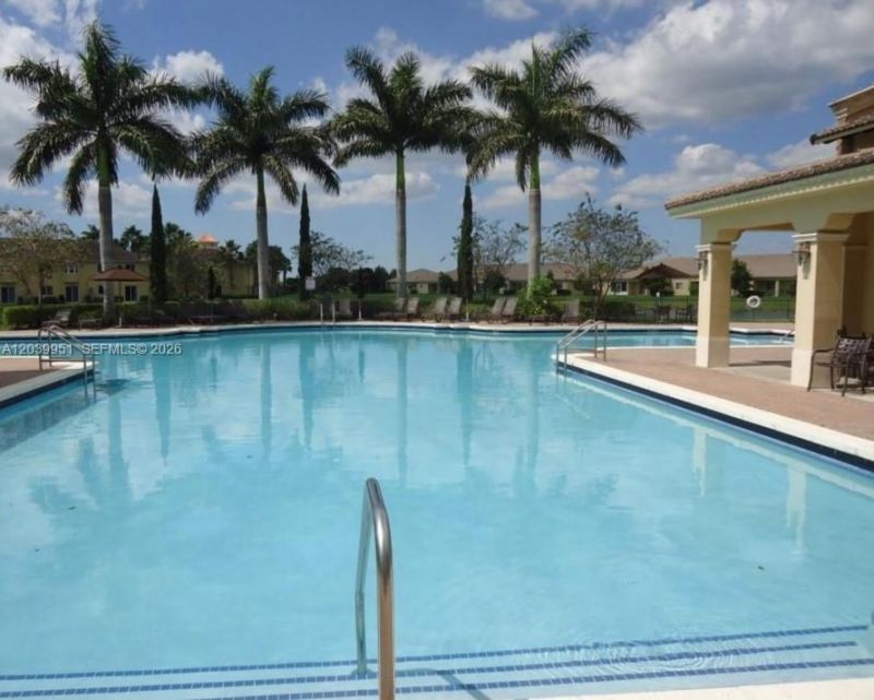 930 NE 34th Ave, Unit 202, Homestead, FL 33033 Photo