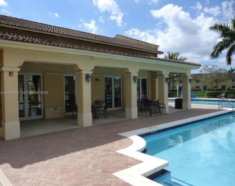 930 NE 34th Ave, Unit 202, Homestead, FL 33033 Photo