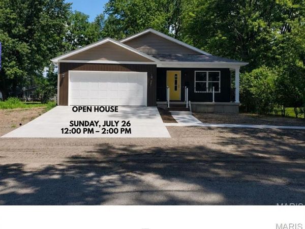 421 E Schuetz Street, Lebanon, IL 62254