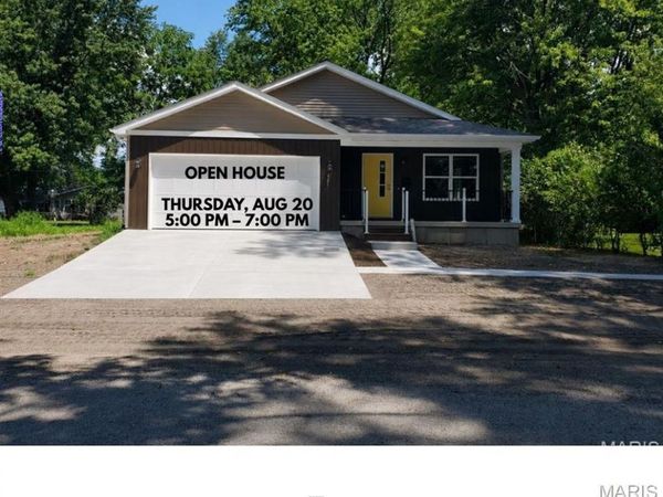 421 E Schuetz Street, Lebanon, IL 62254