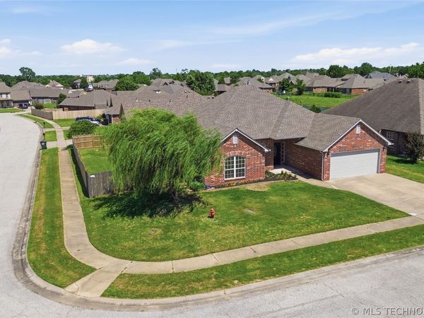 11739 N 115th Avenue E, Collinsville, OK 74021