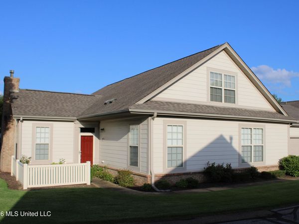 8817 Parkview Oaks Circle, Olive Branch, MS 38654