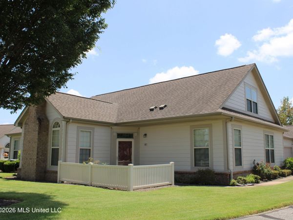 8817 Parkview Oaks Circle, Olive Branch, MS 38654