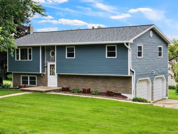 401 Linda Road, Mount Horeb, WI 53572
