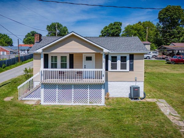 108 Independence Avenue, Mount Carmel, TN 37645