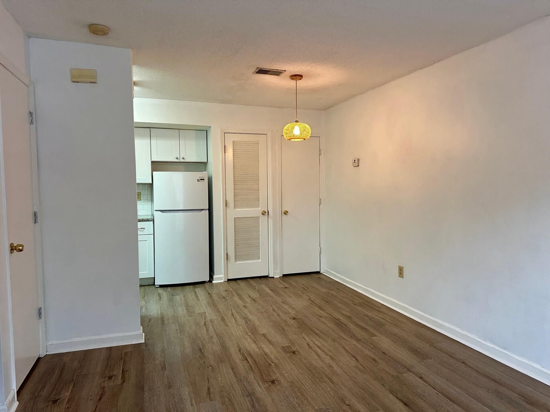 2494 Etiwan Avenue Photo 5