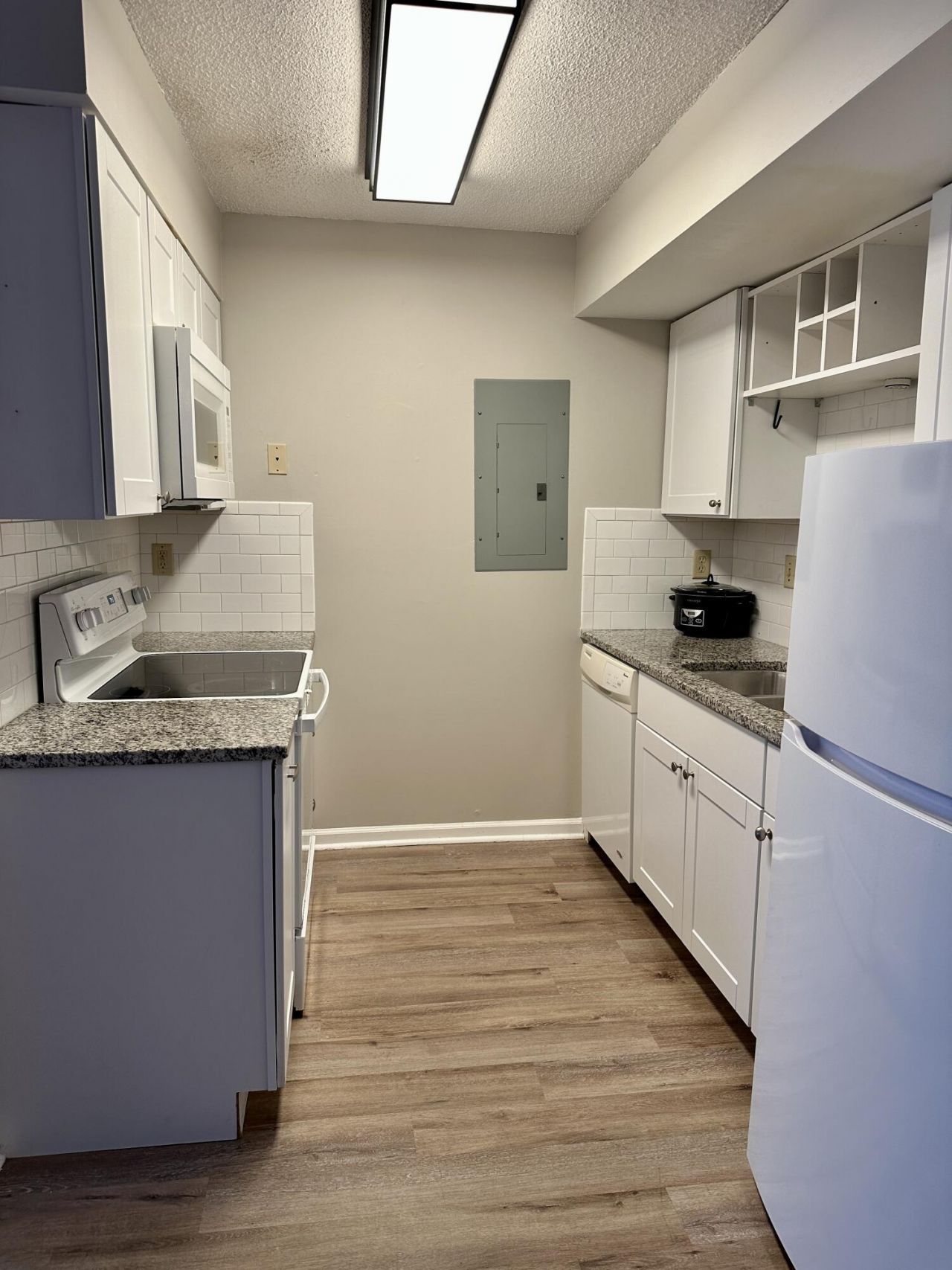 2494 Etiwan Avenue Photo 8