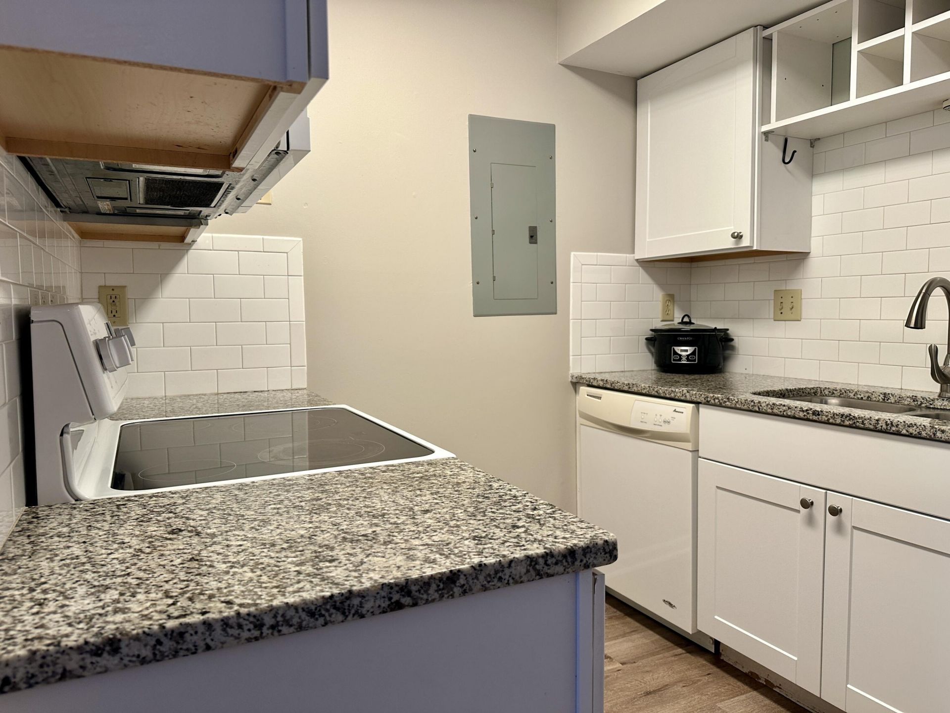2494 Etiwan Avenue Photo 9