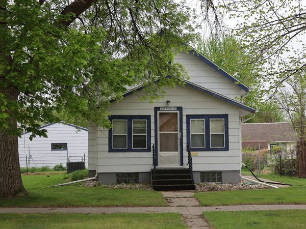 224 6th Street S, Breckenridge, MN 56520