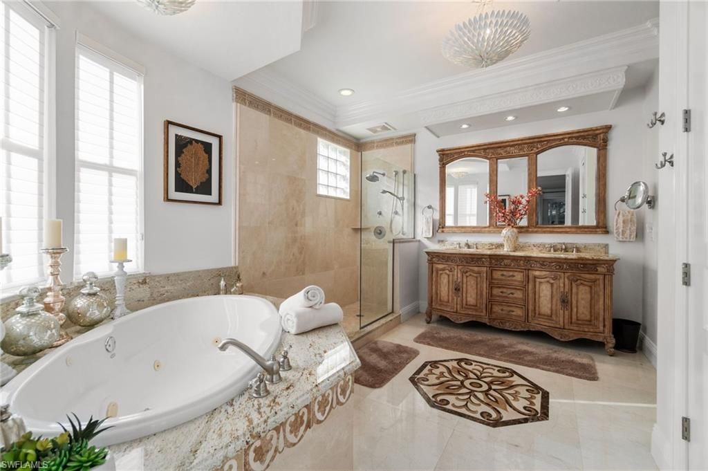 2650 Bolero Dr, Unit 7-2, Naples, FL 34109 Photo