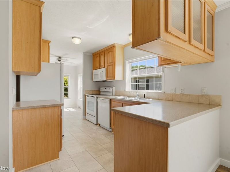 313 Gemini Drive, Dover, OH 44622 Photo 12