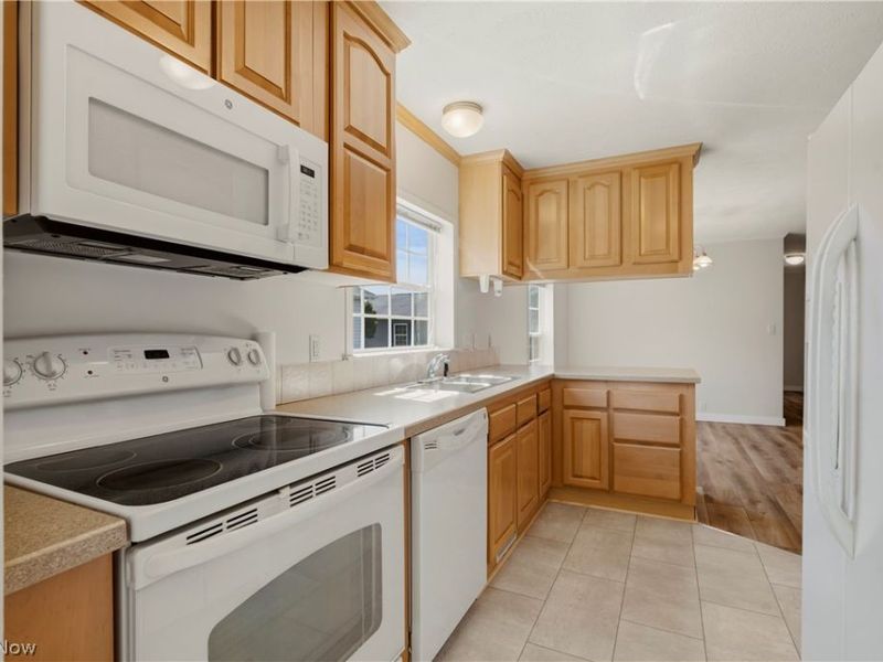 313 Gemini Drive, Dover, OH 44622 Photo 13