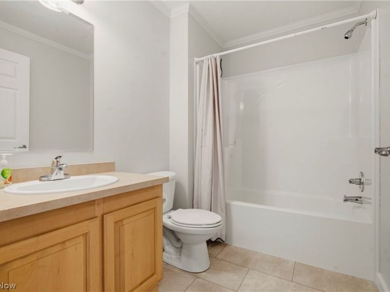 313 Gemini Drive, Dover, OH 44622 Photo 17