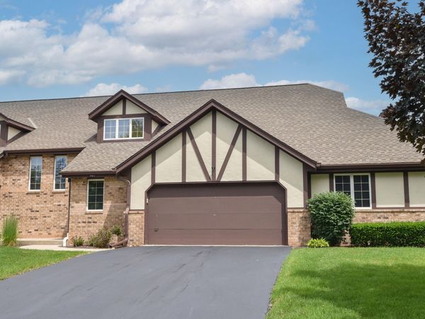 770 Oakwood Ln, Unit C, Brookfield, WI 53045