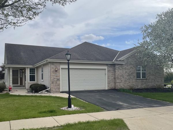 2949 Clearwater Ln, Waukesha, WI 53189