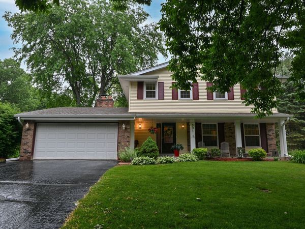 501 Cheyenne Dr, Waukesha, WI 53188