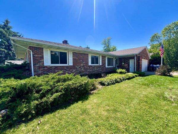 1216 Pinecrest Ln, Onalaska, WI 54650