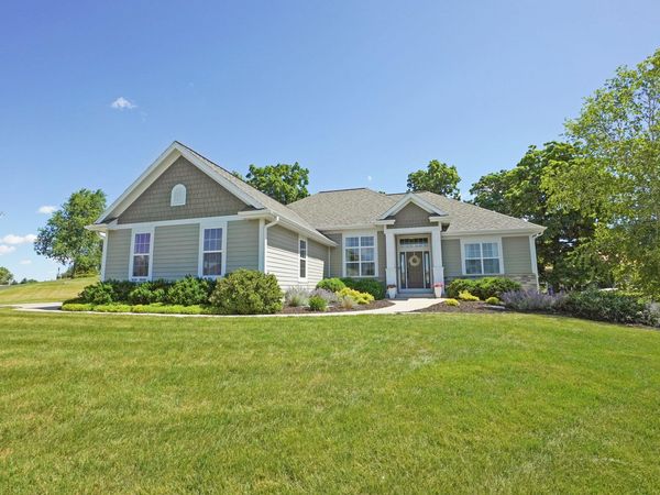 W279N8618 Twin Pine Cir, Lisbon, WI 53029