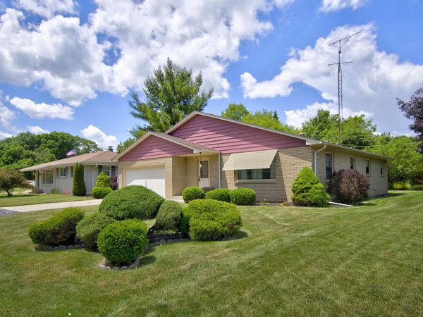 3168 Wheelock Dr, Racine, WI 53405