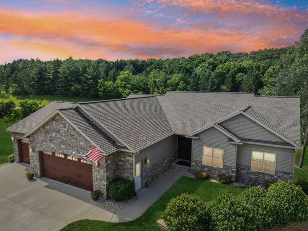 N6819 Canter Ct, Lake Mills, WI 53551