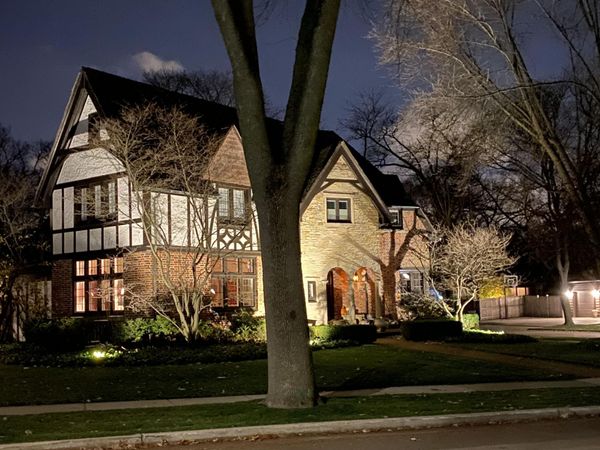 1101 E Circle Dr, Whitefish Bay, WI 53217