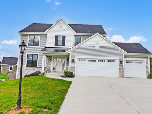 3741 Howell Oaks Dr, Waukesha, WI 53188