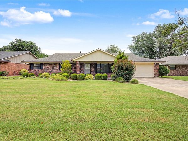 1708 Lawrence Street , Bentonville, AR 72712
