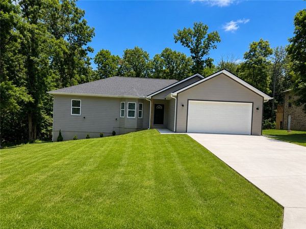 8 Whitstable Drive , Bella Vista, AR 72714