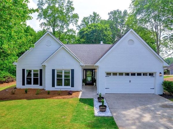 1525 Keystone Drive , Suwanee, GA 30024