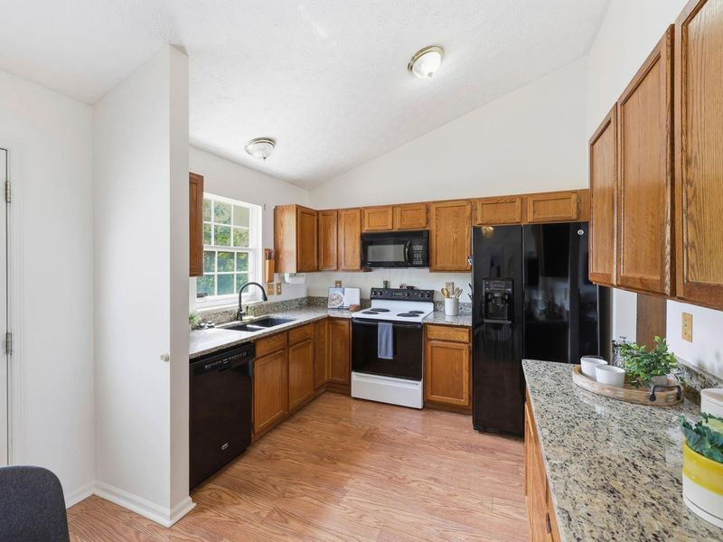 1000 Cherry Bud Drive, Columbus, OH 43228 Photo 11