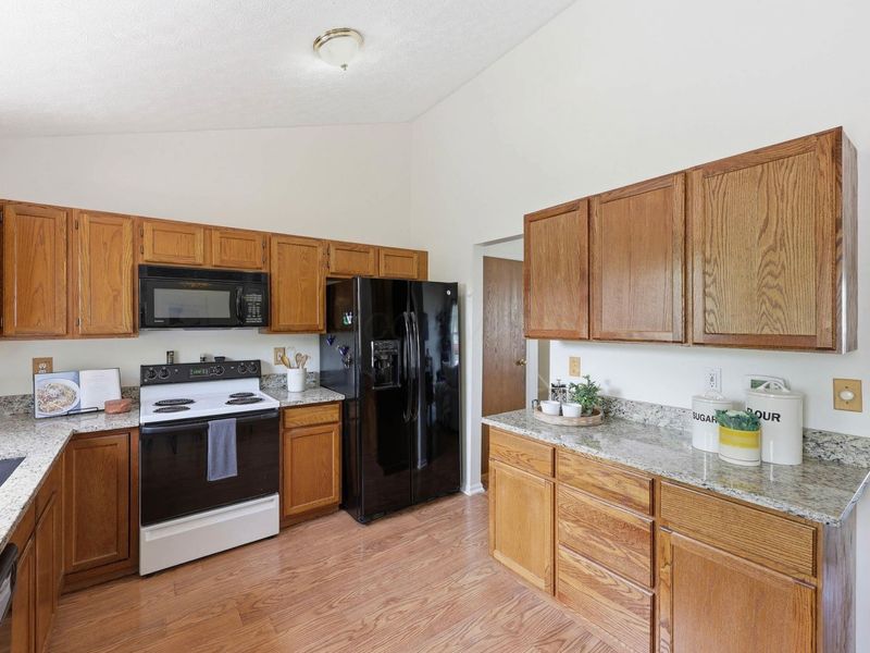 1000 Cherry Bud Drive, Columbus, OH 43228 Photo 12