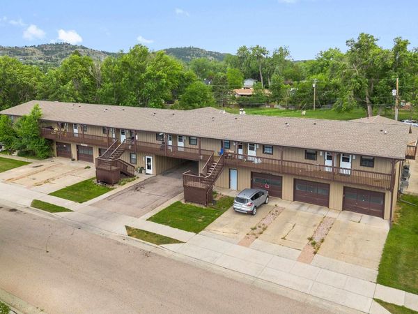 3313 LELAND LN, Rapid City, SD 57702