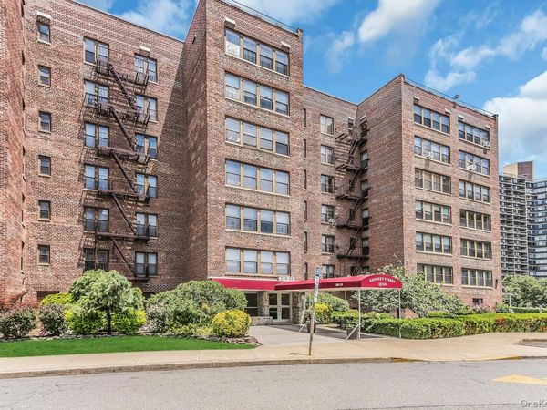209-39 23rd Avenue , Unit 3F, Bayside, NY 11360