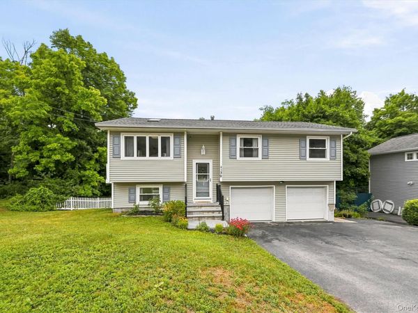 39 Raker Road, Poughkeepsie, NY 12603