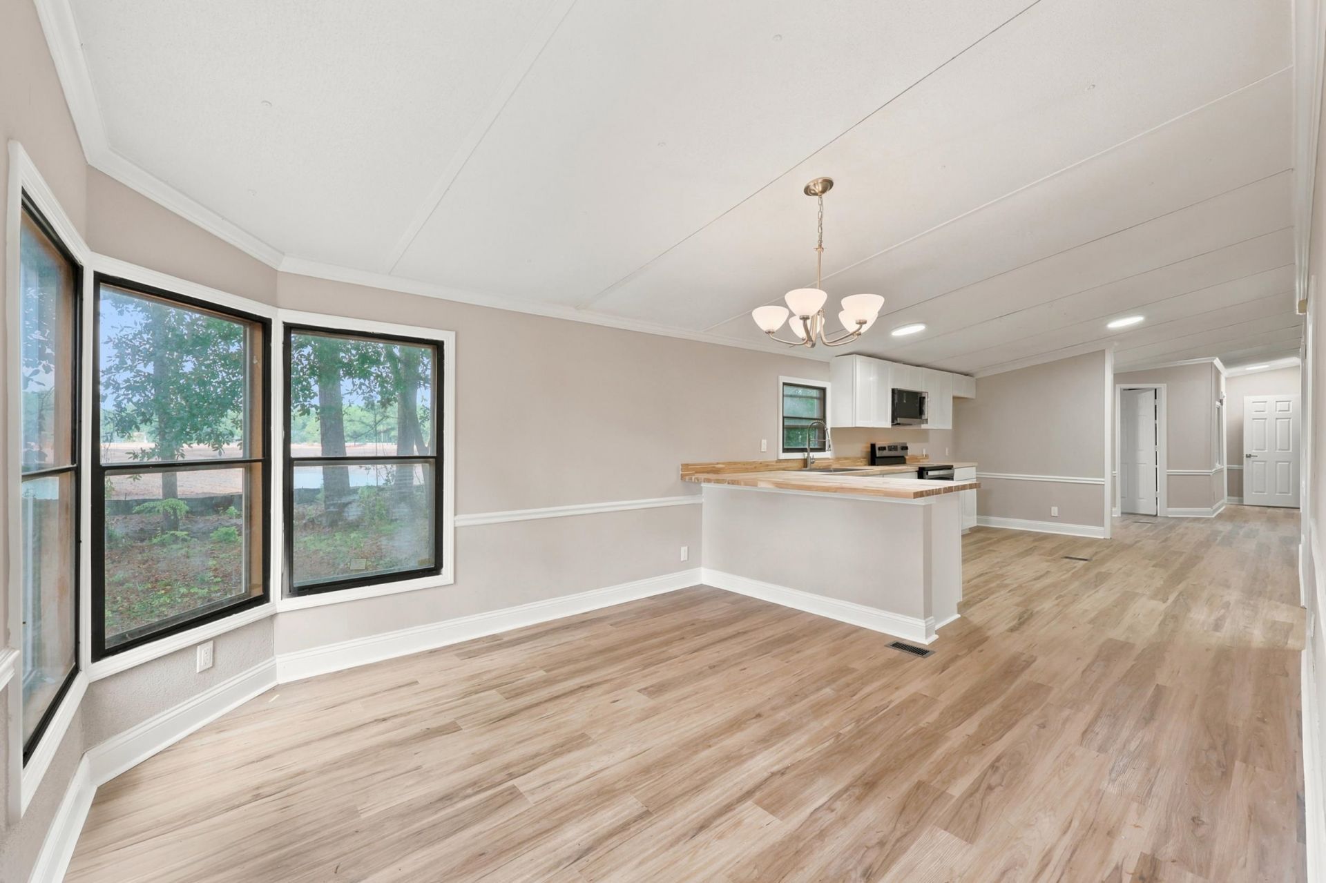 1922 N Twisted Oak Dr. Photo 11