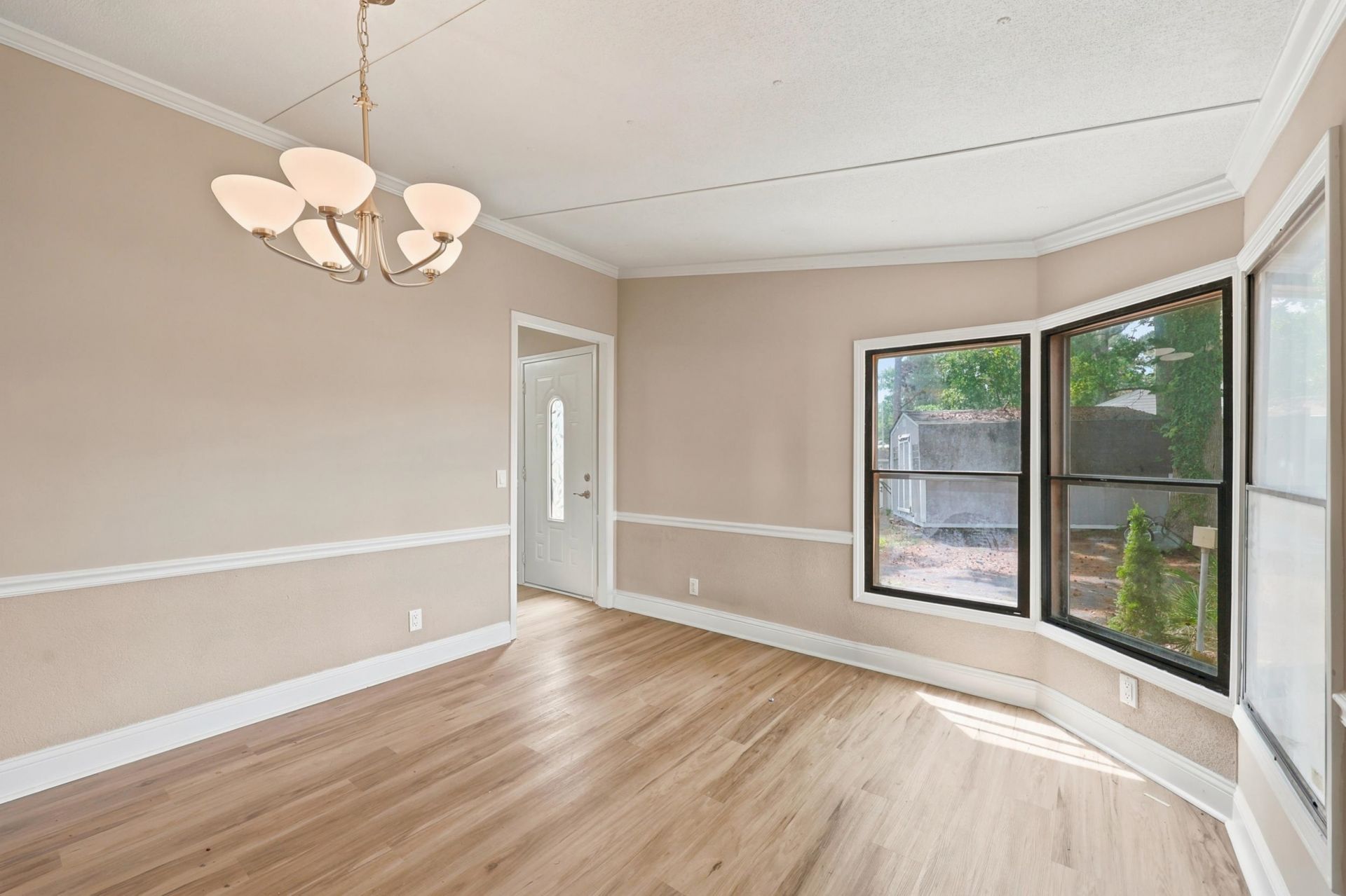 1922 N Twisted Oak Dr. Photo 12